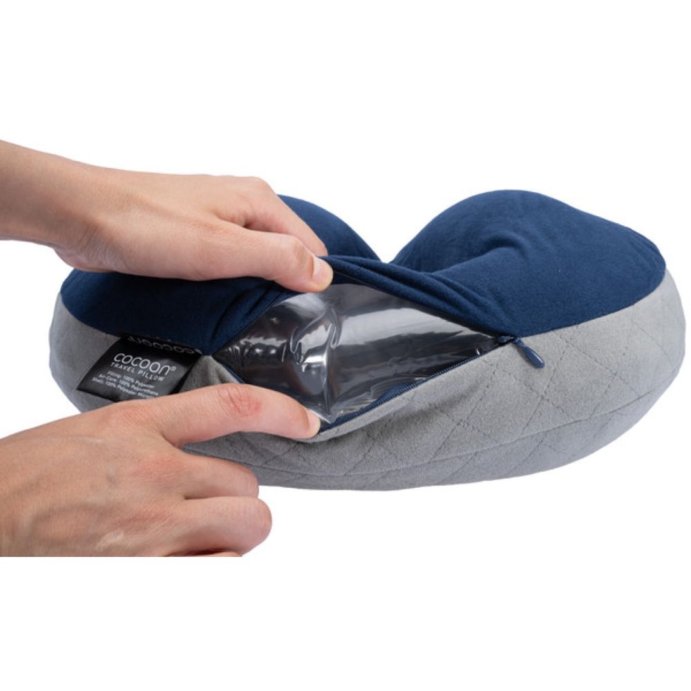 Cocoon Air Core U-Shaped Neck Pillow Galaxy Blue CUACP3UL5E reisaccessoires online bestellen bij Kathmandu Outdoor & Travel