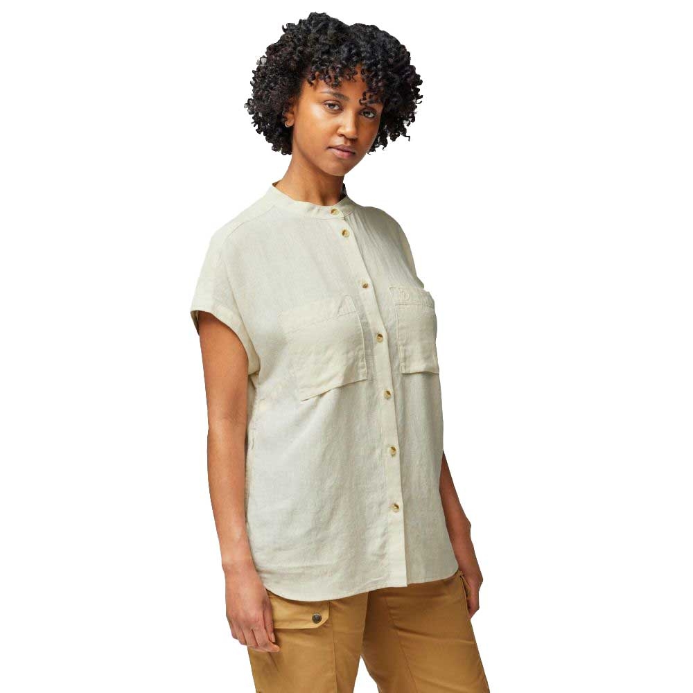 Fjällräven Övik Hemp Shirt Short Sleeve Women's Chalk White 14600160-113 shirts en tops online bestellen bij Kathmandu Outdoor & Travel