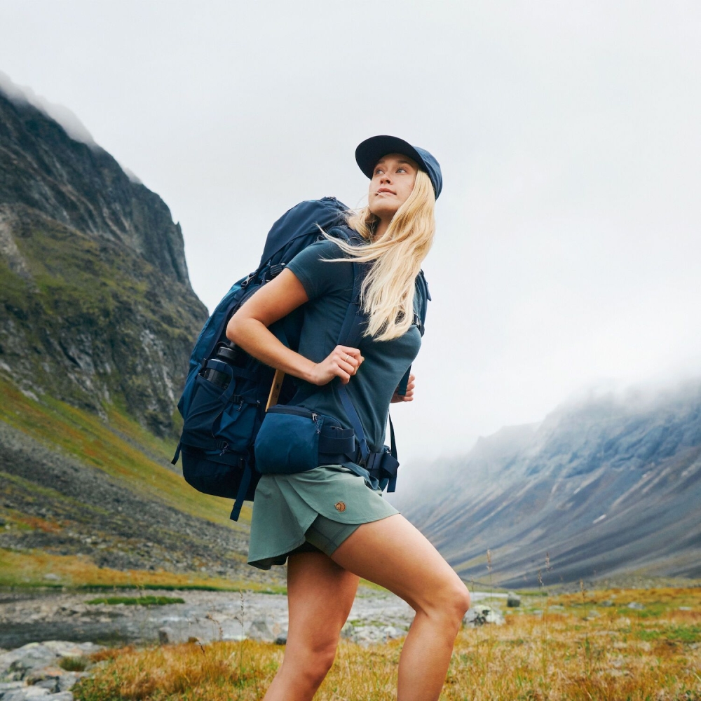Fjällräven Abisko Midsummer Skort Women's Patina Green 84780-614 jurken en rokken online bestellen bij Kathmandu Outdoor & Travel