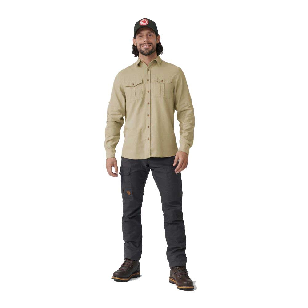 Fjällräven Övik Travel Shirt Long Sleeve Chalk White 87208-113 shirts en tops online bestellen bij Kathmandu Outdoor & Travel