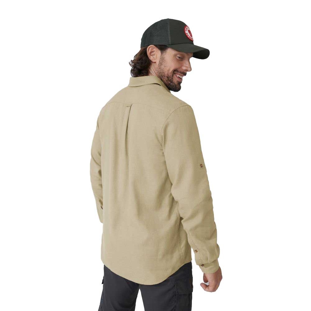 Fjällräven Övik Travel Shirt Long Sleeve Chalk White 87208-113 shirts en tops online bestellen bij Kathmandu Outdoor & Travel