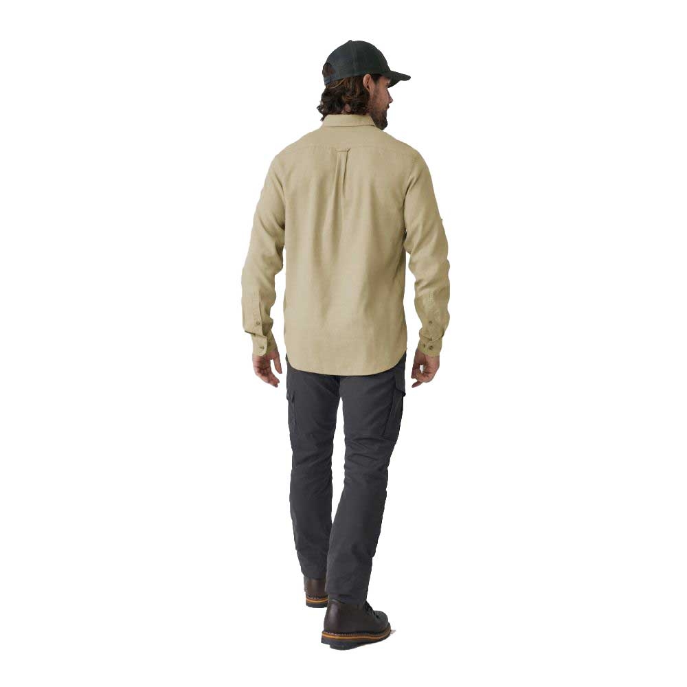 Fjällräven Övik Travel Shirt Long Sleeve Chalk White 87208-113 shirts en tops online bestellen bij Kathmandu Outdoor & Travel