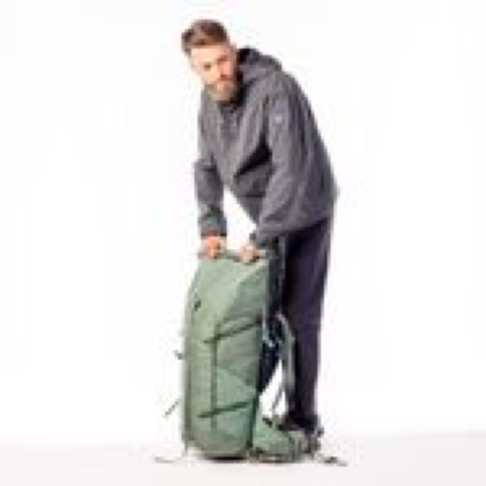 Bach Molecule 45 Black B420990-0001 dagrugzakken online bestellen bij Kathmandu Outdoor & Travel
