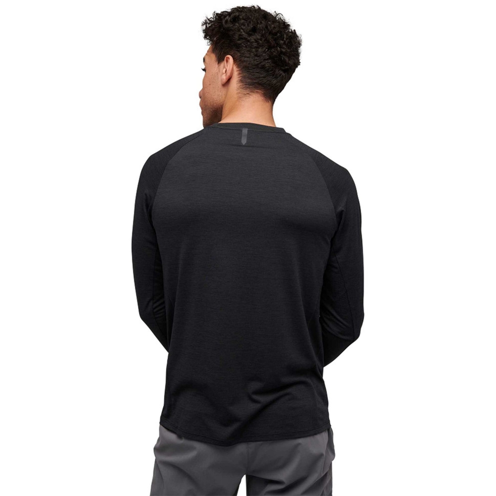 Black Diamond Lightwire Long Sleeve Tech Tee Black AP753090-0002 shirts en tops online bestellen bij Kathmandu Outdoor & Travel
