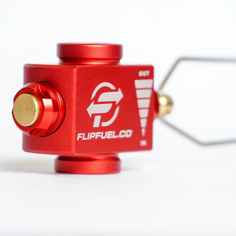FlipFuel FlipFuel Fuel Transfer Device Red FLIPFUEL branders online bestellen bij Kathmandu Outdoor & Travel