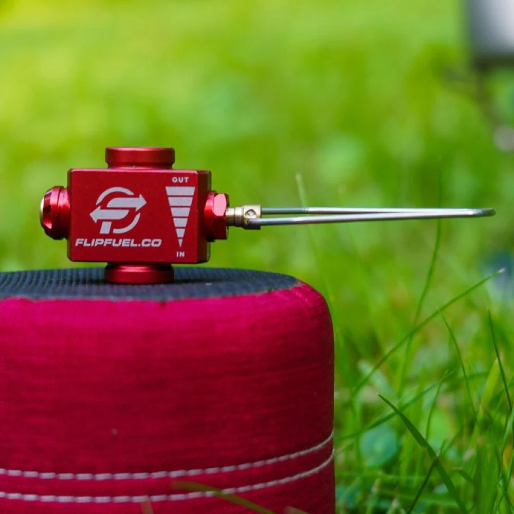 FlipFuel FlipFuel Fuel Transfer Device Red FLIPFUEL branders online bestellen bij Kathmandu Outdoor & Travel