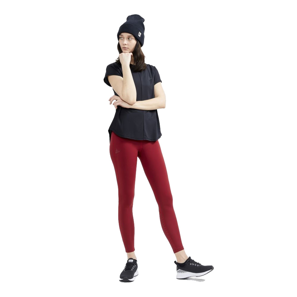 Craft Core Essence SS Tee Women's Black 1911242-999000 shirts en tops online bestellen bij Kathmandu Outdoor & Travel