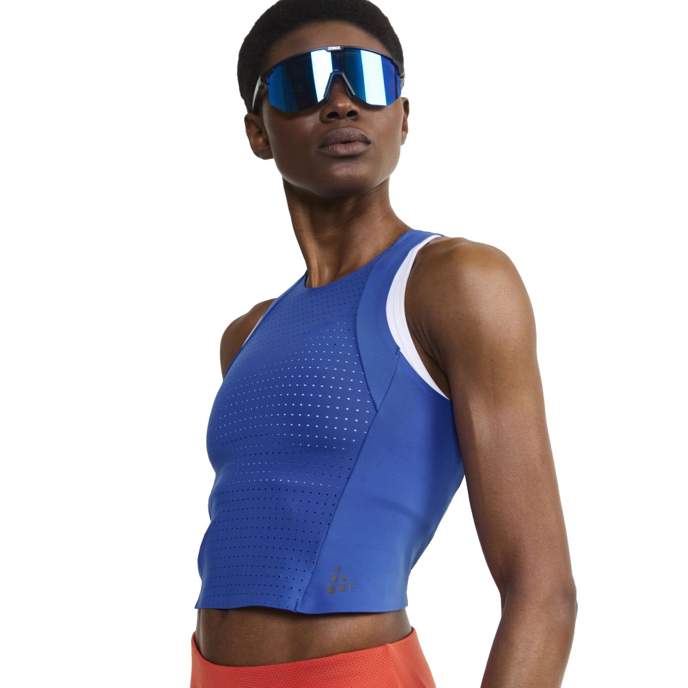 Craft Adv Tone Perforated Tank Women's Jump 1913210-359000 shirts en tops online bestellen bij Kathmandu Outdoor & Travel