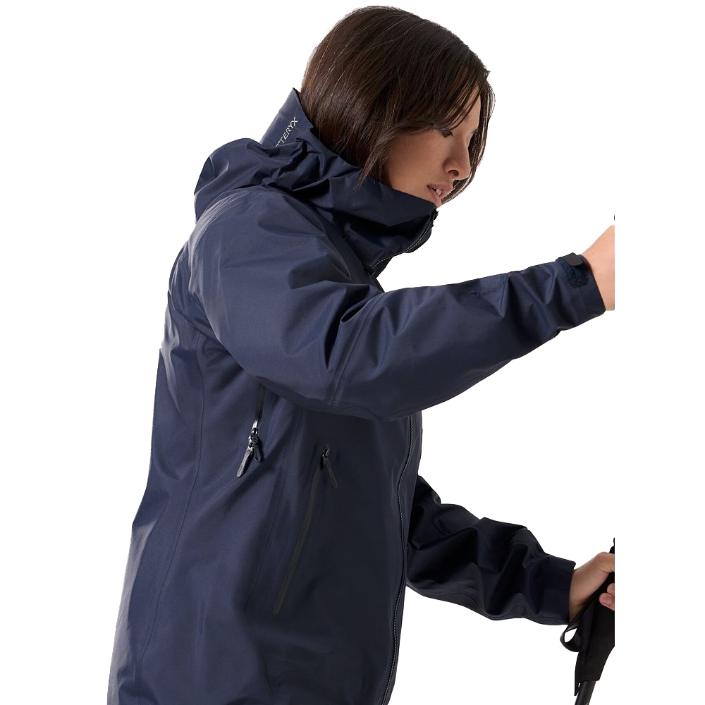 Arc'teryx Beta SL Jkt Women's Black Sapphire 9680-Black Sapphire jassen online bestellen bij Kathmandu Outdoor & Travel