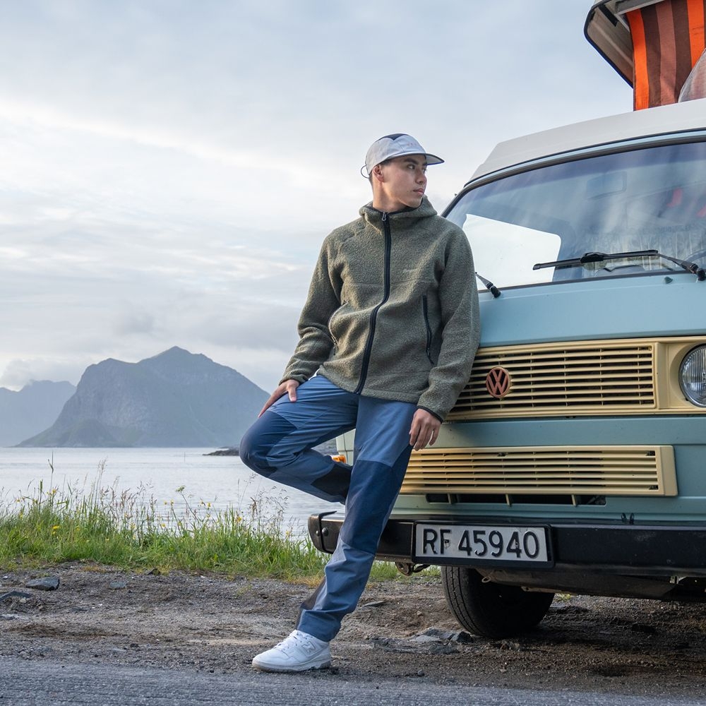 Bergans Vaagaa Merino Terry Midlayer Hoodie Green Mud 3392-12731 fleeces en truien online bestellen bij Kathmandu Outdoor & Travel