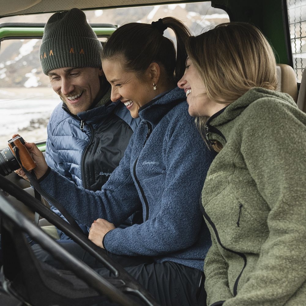 Bergans Vaagaa Merino Terry Midlayer Hoodie Women's Granite Blue 3393-24412 fleeces en truien online bestellen bij Kathmandu Outdoor & Travel