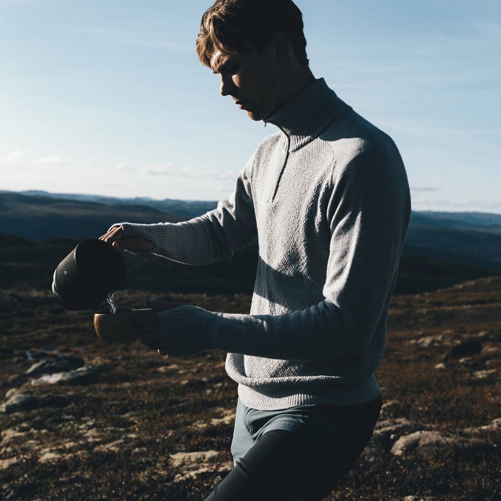 Bergans Ulriken Light Merino Jumper Magnesium Grey 3129-21852 fleeces en truien online bestellen bij Kathmandu Outdoor & Travel
