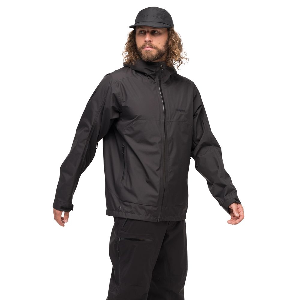Bergans Vaagaa Light 3L Shell Jacket Black 3178-91 jassen online bestellen bij Kathmandu Outdoor & Travel
