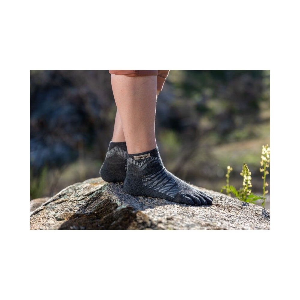 Injinji Outdoor Midweight Mini-Crew Wool Slate IS223630-SLA sokken online bestellen bij Kathmandu Outdoor & Travel