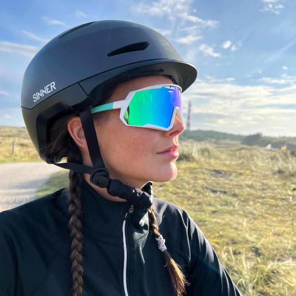Sinner Pace Matte White SISU-872-30-48 zonnebrillen online bestellen bij Kathmandu Outdoor & Travel