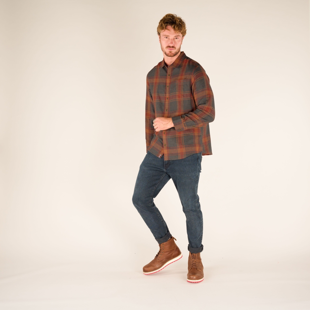 Sherpa Adventure Gear Batsa Eco Long Sleeve Shirt Clay Red Plaid SM12031-364 shirts en tops online bestellen bij Kathmandu Outdoor & Travel