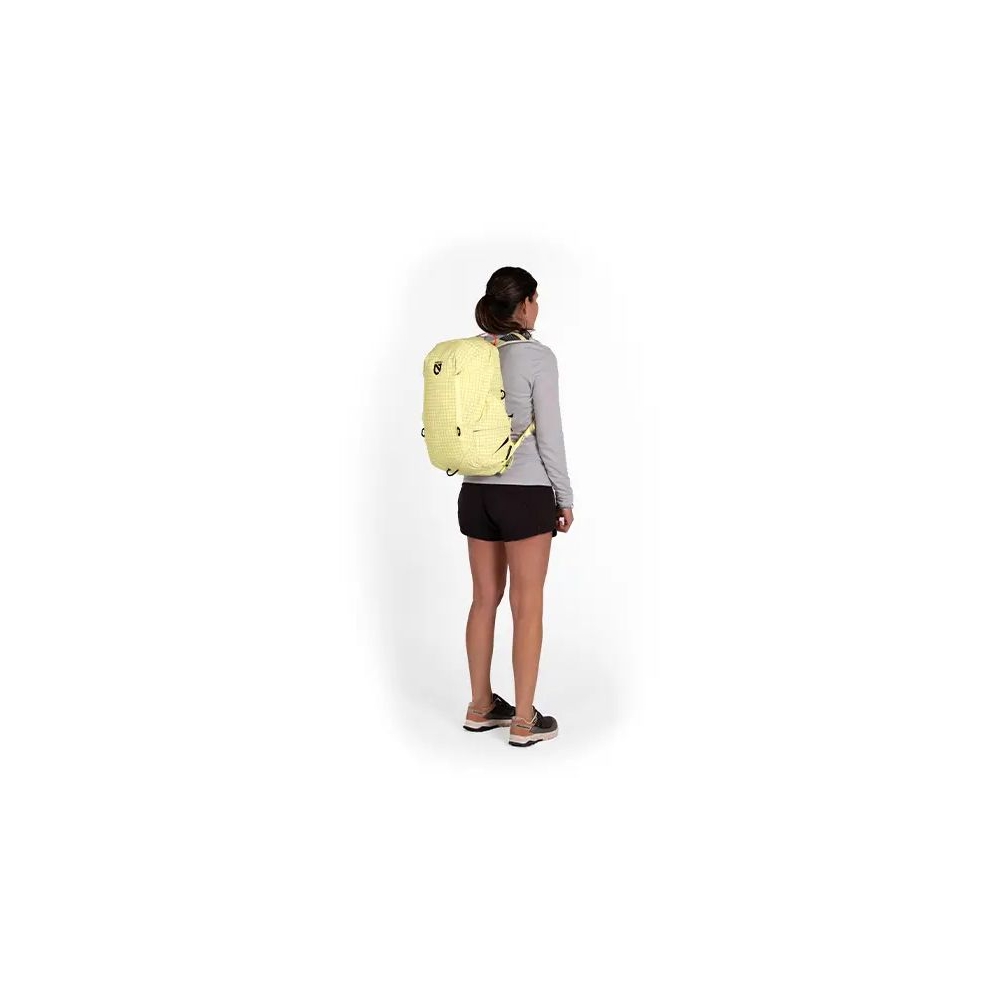 Nemo Resolve 15L Endless Promise Citron 8116.66035059 dagrugzakken online bestellen bij Kathmandu Outdoor & Travel