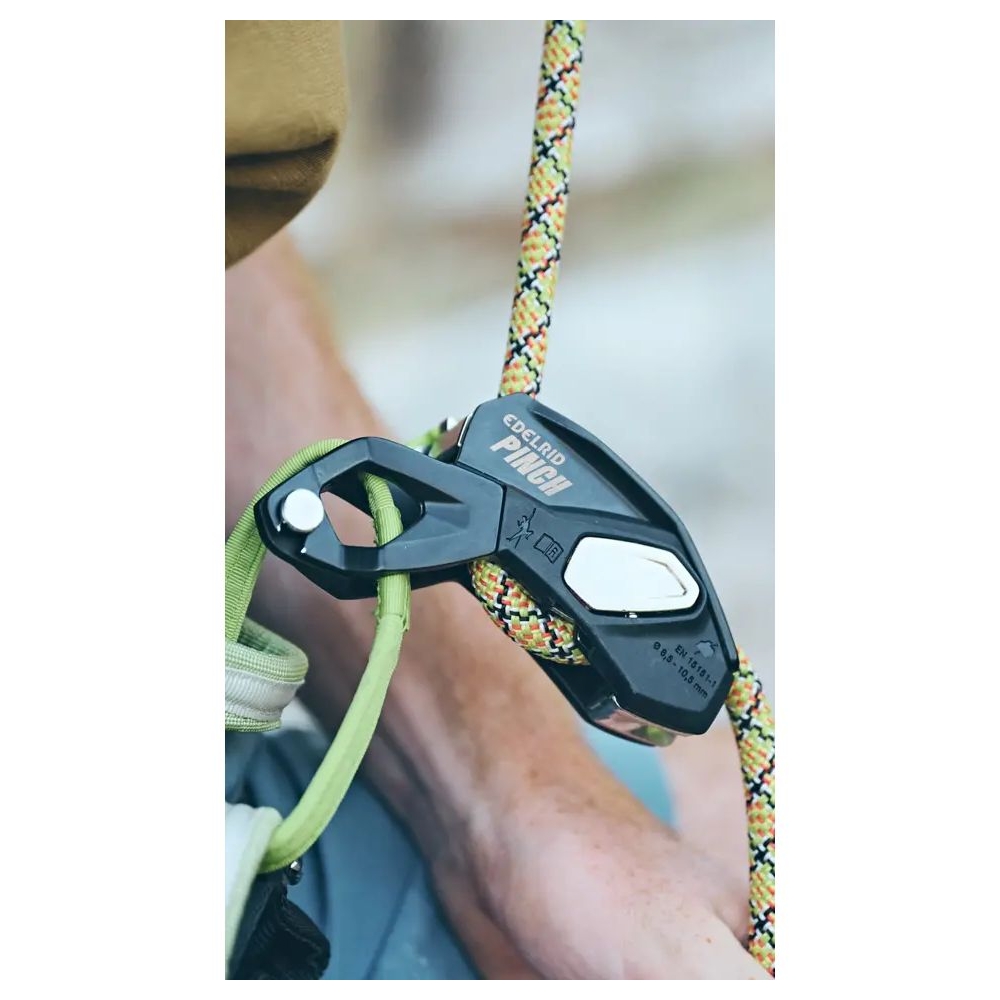 Edelrid Pinch Anthracite/Oasis 738380008150 zekeren online bestellen bij Kathmandu Outdoor & Travel