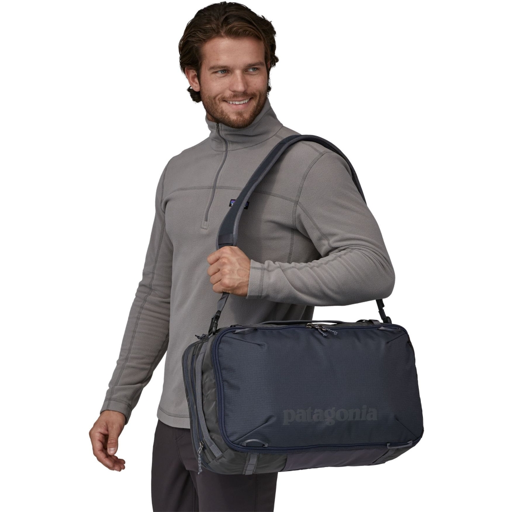 Patagonia Black Hole Mini MLC Smolder Blue 49266-SMDB reistassen online bestellen bij Kathmandu Outdoor & Travel