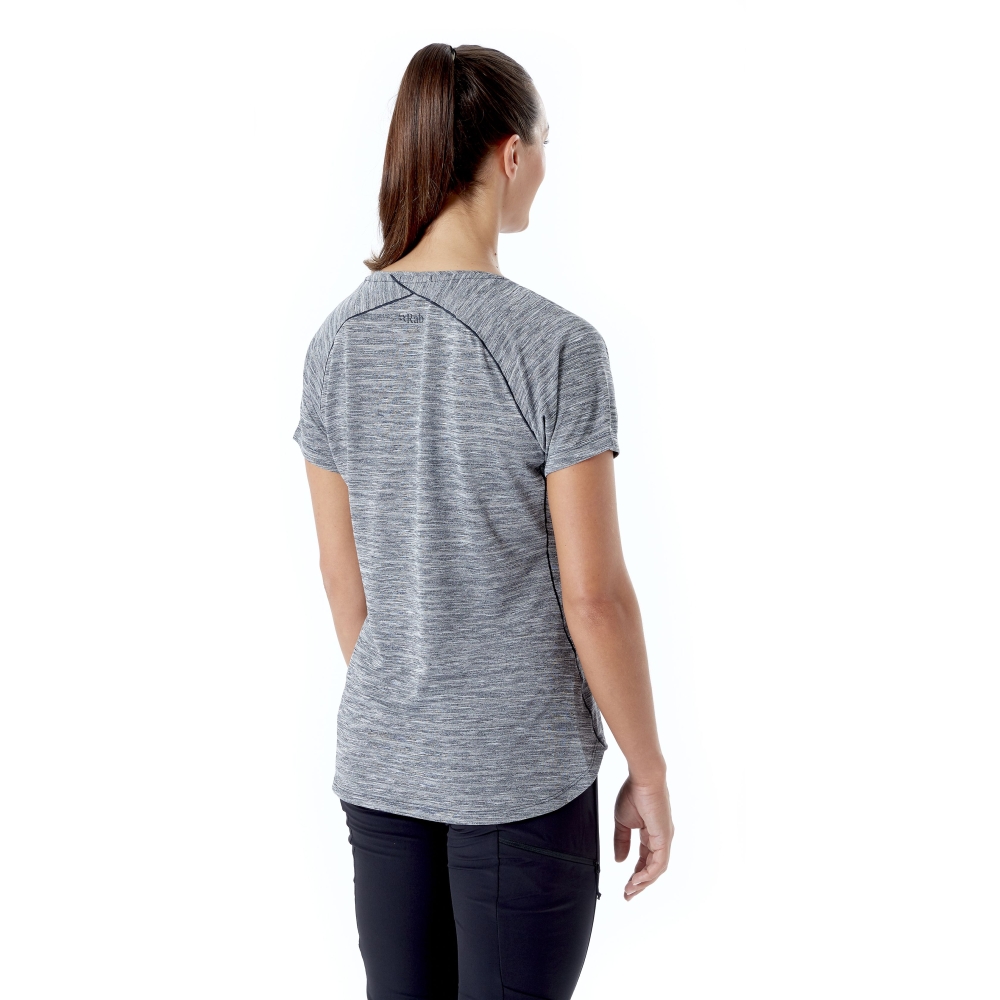 Rab Wisp Tee Women's Ebony QBL-12-EB shirts en tops online bestellen bij Kathmandu Outdoor & Travel