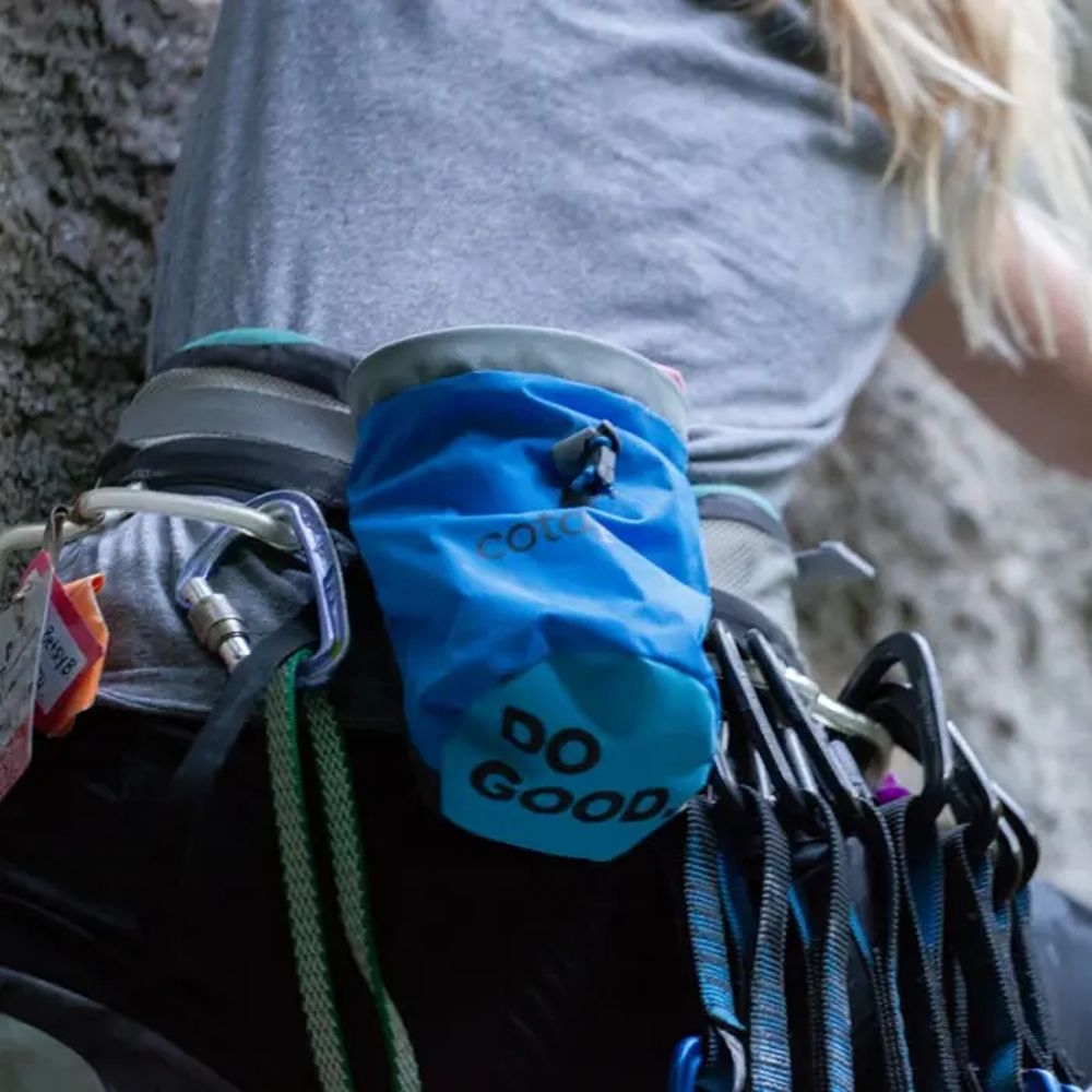 Cotopaxi Halcon Chalk Bag Del Dia HCB-S25-DD pof, pofzakken en training online bestellen bij Kathmandu Outdoor & Travel
