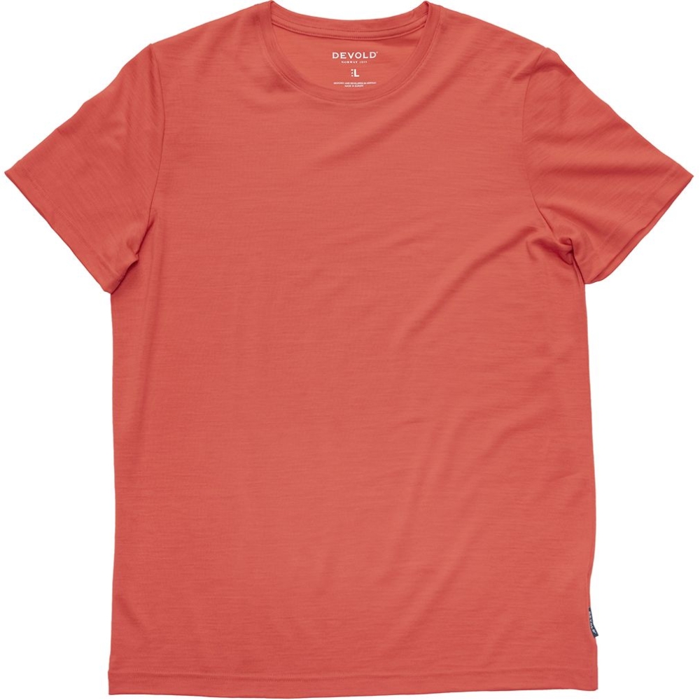 Devold Classic Tee Cayenne GO 180 280 C-195A shirts en tops online bestellen bij Kathmandu Outdoor & Travel
