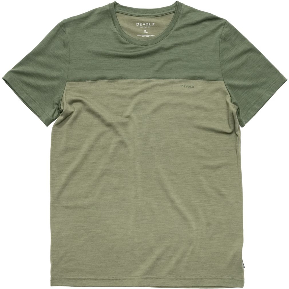 Devold Classic Linear Tee Forest/Lichen GO 180 213 C-421C shirts en tops online bestellen bij Kathmandu Outdoor & Travel
