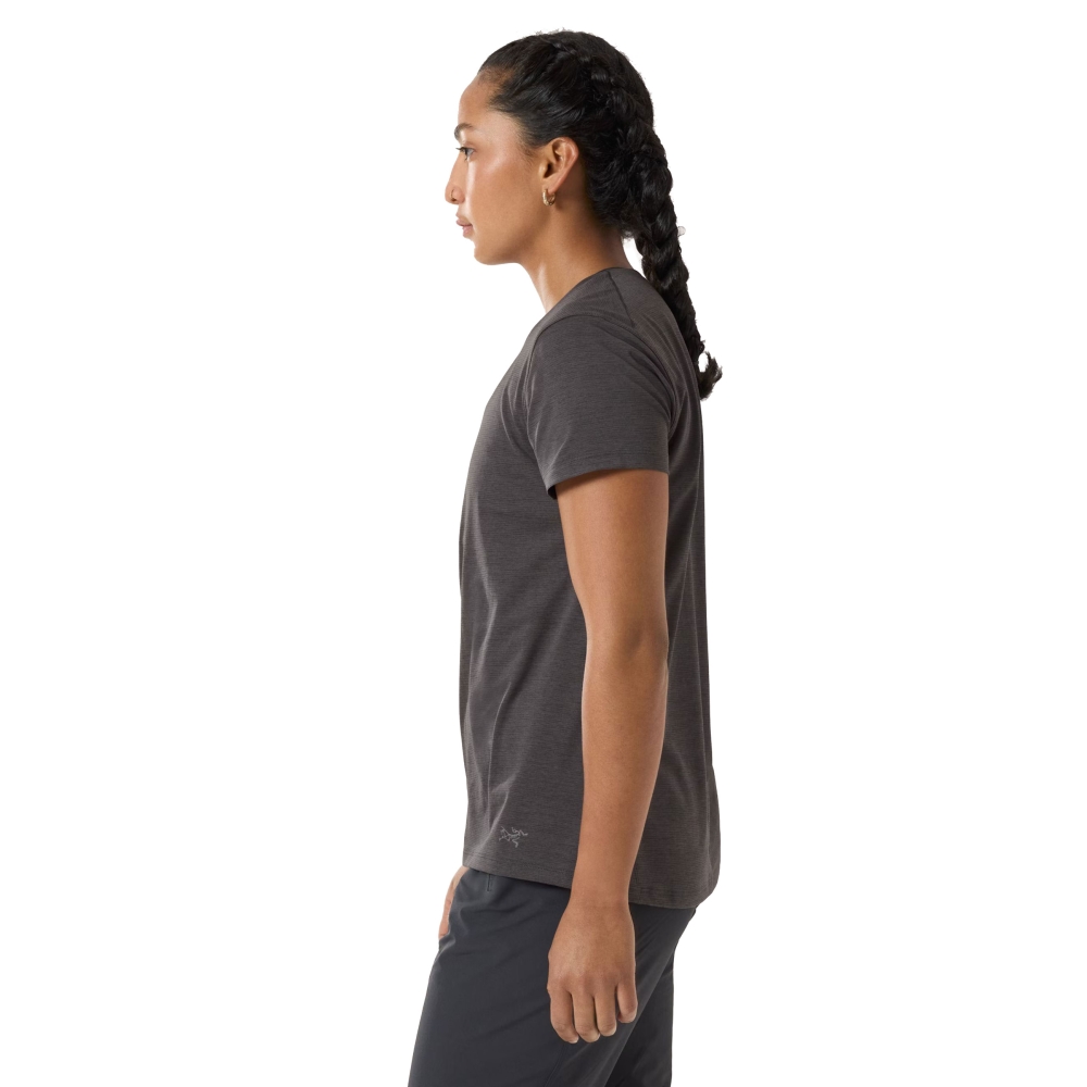 Arc'teryx Taema Crew SS Women's Black Heather 7309-000033 shirts en tops online bestellen bij Kathmandu Outdoor & Travel