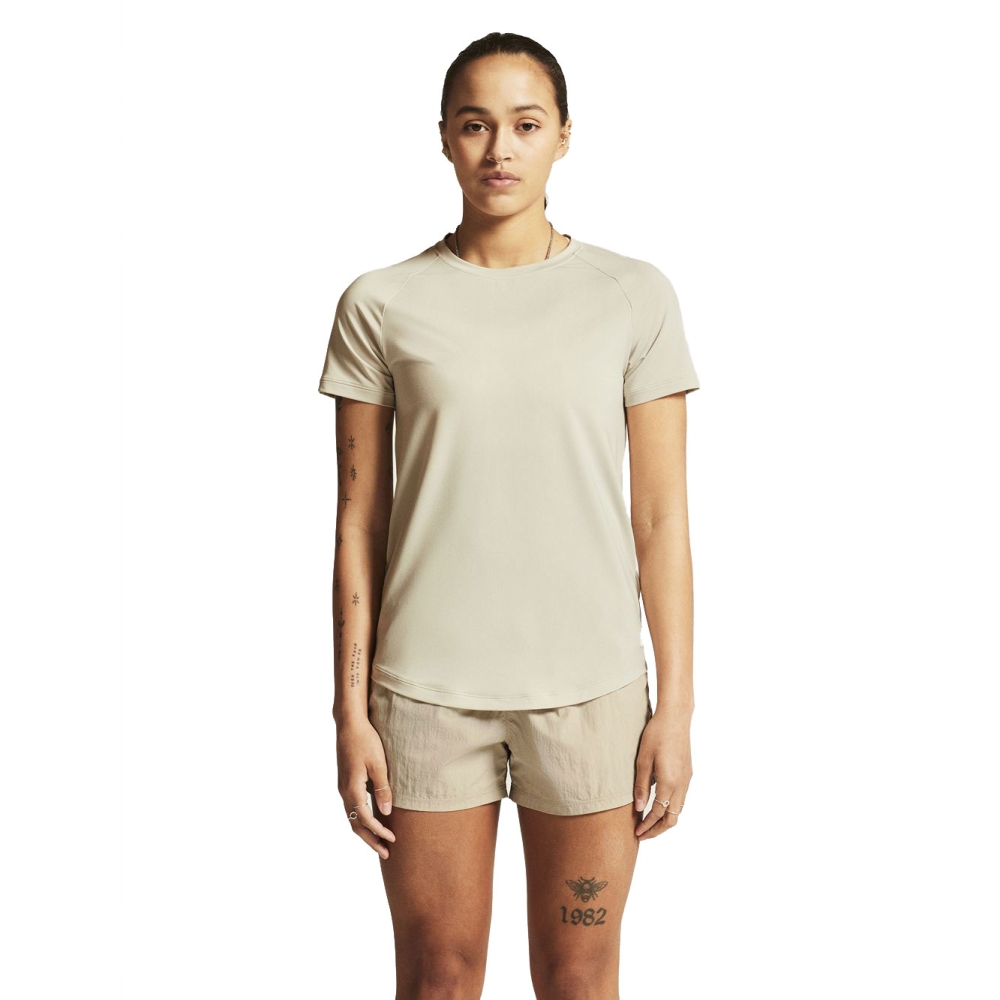 Craft Collective SS Tee Women's Plaster 1916026-214000 shirts en tops online bestellen bij Kathmandu Outdoor & Travel