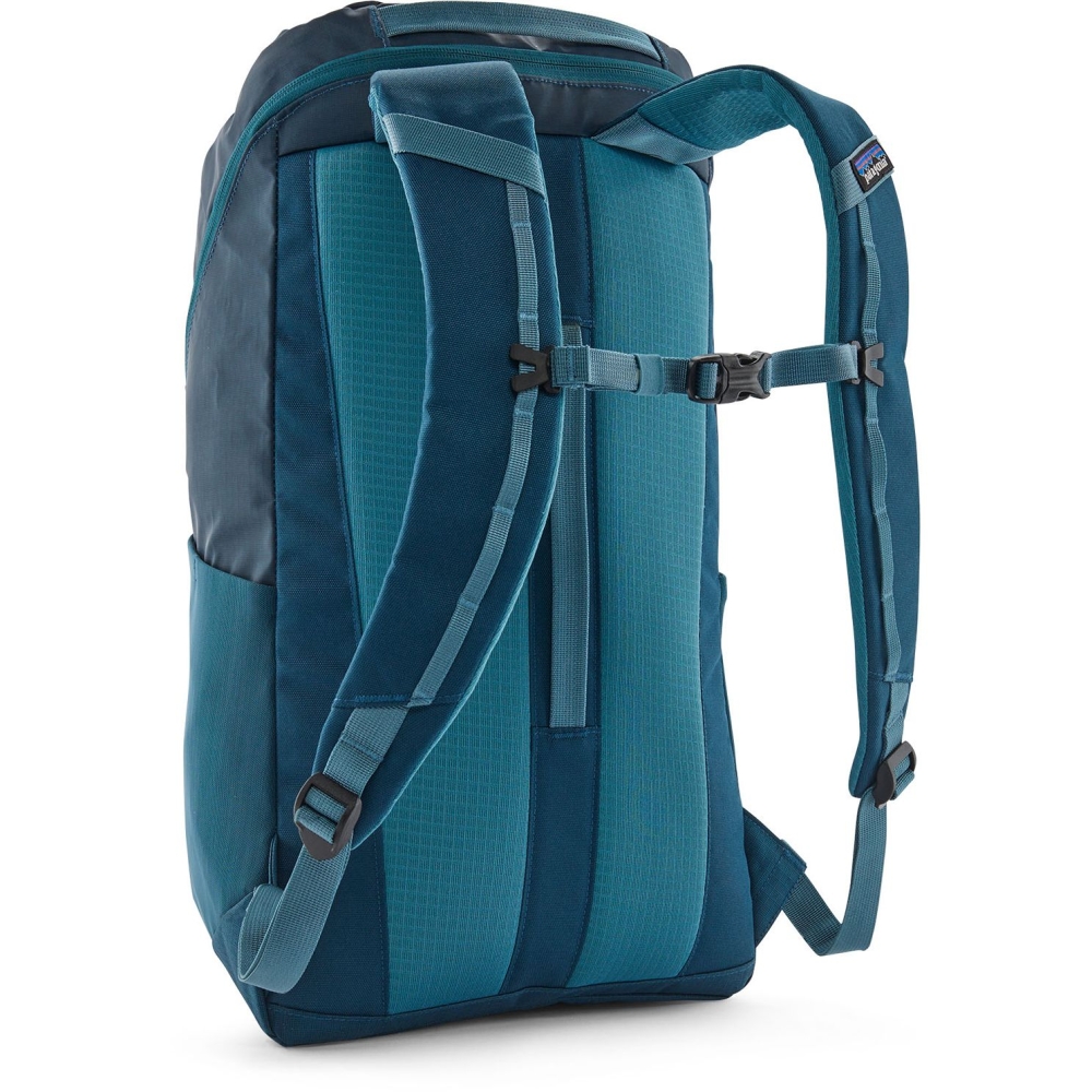 Patagonia Black Hole Pack 25L Tidal Teal 49298-TDT dagrugzakken online bestellen bij Kathmandu Outdoor & Travel