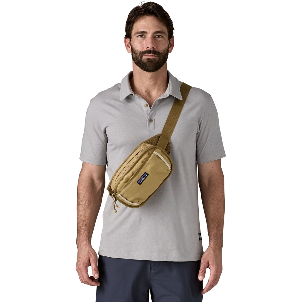 Patagonia Fieldsmith Hip Pack Classic Tan 48580-CSC tassen online bestellen bij Kathmandu Outdoor & Travel