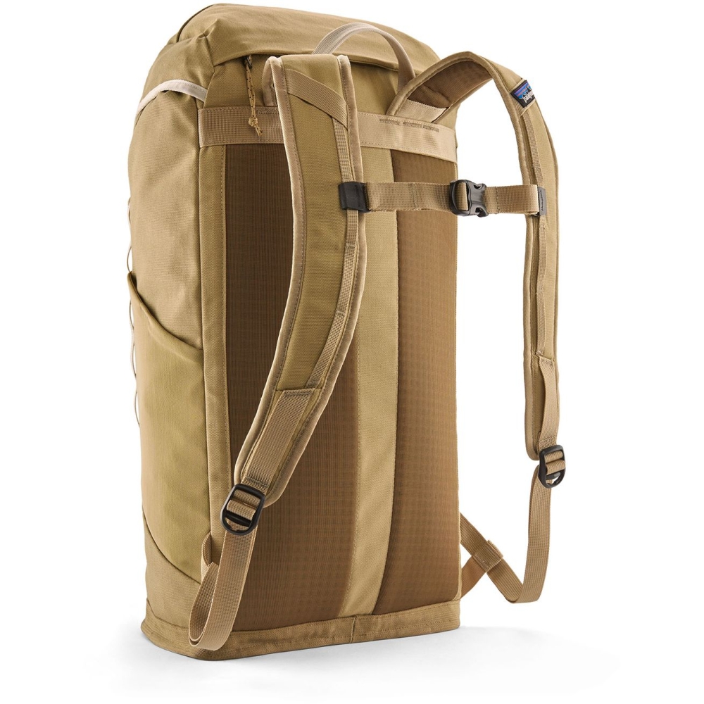 Patagonia Fieldsmith Lid Pack Classic Tan 48548-CSC dagrugzakken online bestellen bij Kathmandu Outdoor & Travel