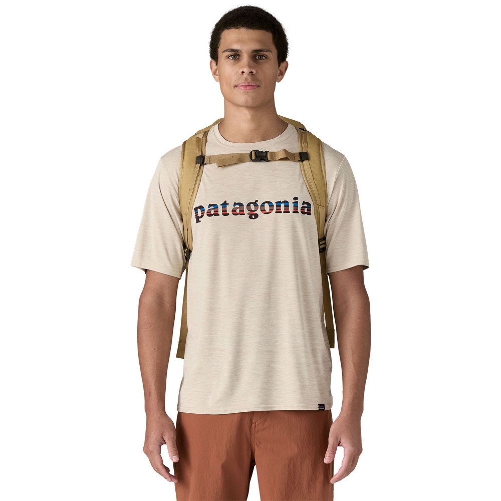 Patagonia Fieldsmith Lid Pack Classic Tan 48548-CSC dagrugzakken online bestellen bij Kathmandu Outdoor & Travel