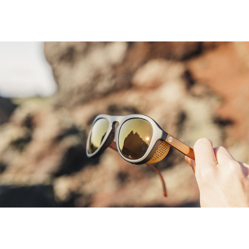 Sunski Sunski Treeline Cat. 4 SUN-TL-BBRP zonnebrillen Sunski Treeline Cat. 4 Black Bronze SUN-TL-BBRP zonnebrillen online bestellen bij Kathmandu Outdoor & Travel