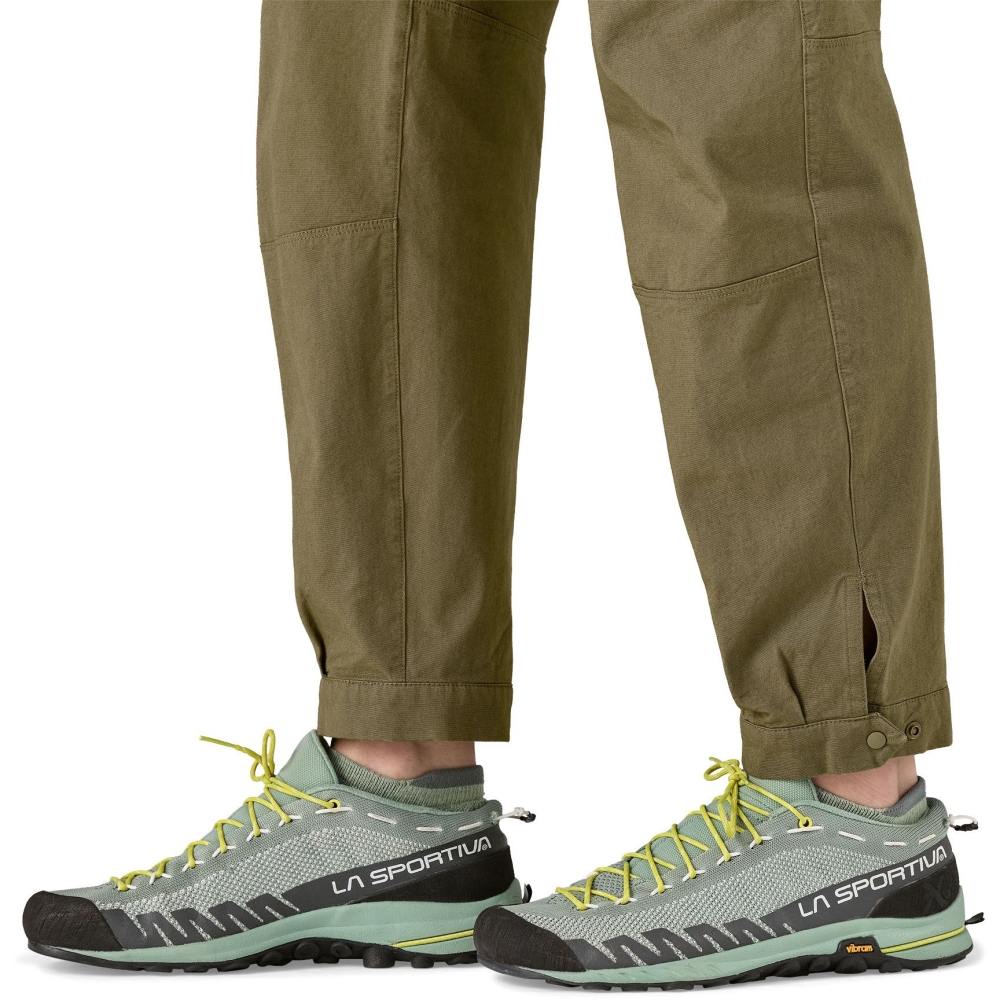 Patagonia Caliza Rock Pants - Reg Women's Tent Green 82910-TGRN broeken online bestellen bij Kathmandu Outdoor & Travel