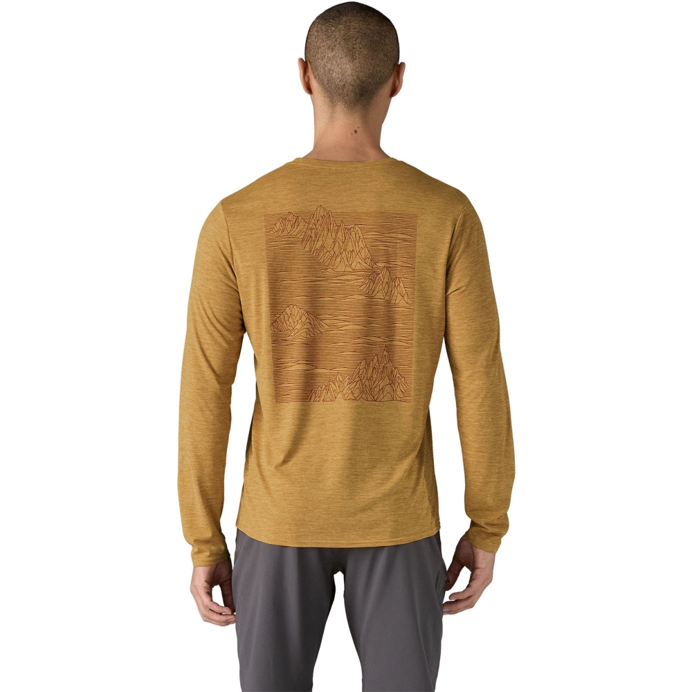 Patagonia L/S Cap Cool Daily Graphic Shirt Strataspire: Beeswax Tan X-Dye 45190-SBXX shirts en tops online bestellen bij Kathmandu Outdoor & Travel