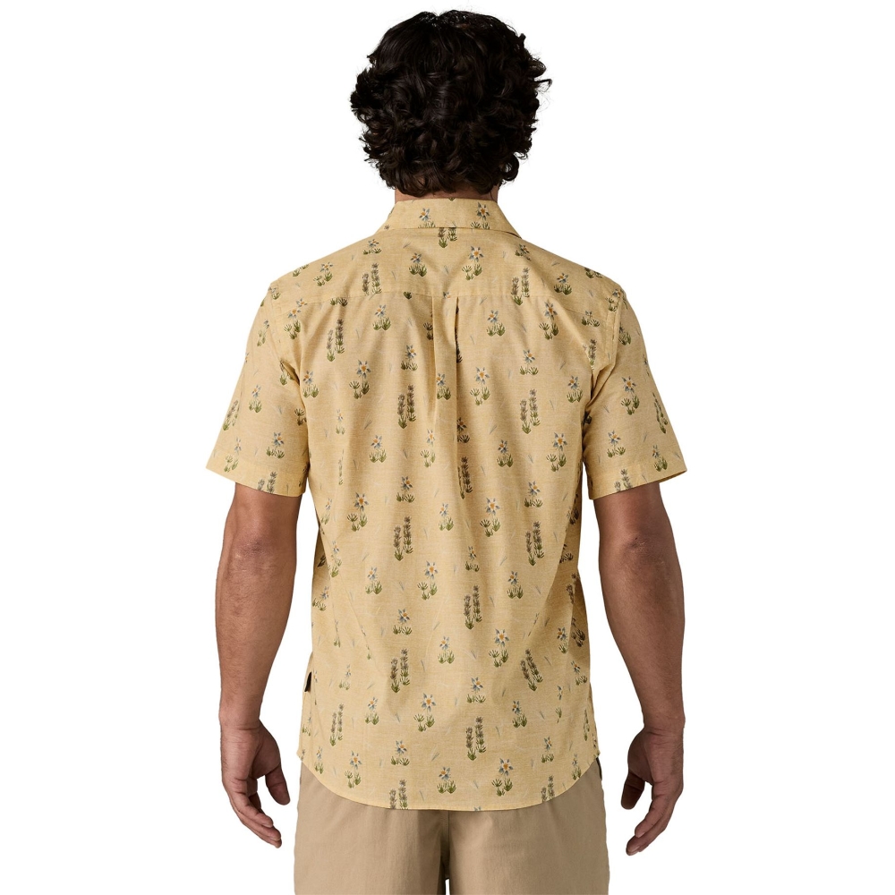 Patagonia Go To Shirt Lupine Trail: Beeswax Tan 52691-LTBE shirts en tops online bestellen bij Kathmandu Outdoor & Travel
