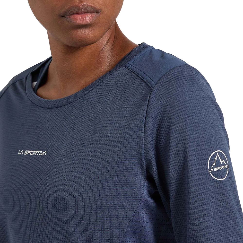 La Sportiva Beyond Longsleeve Women's Night Sky/Chalk Q85-646004 shirts en tops online bestellen bij Kathmandu Outdoor & Travel