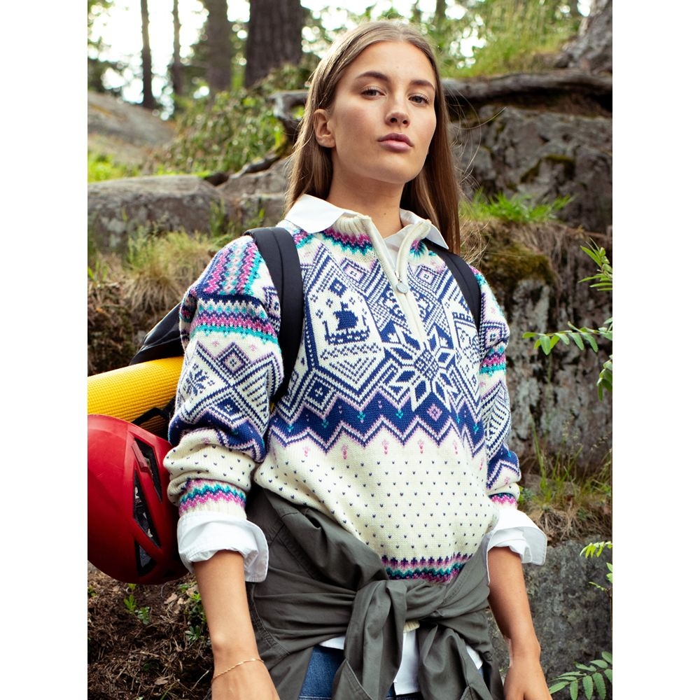 Dale VM Trondheim Sweater Women's Offwhite  Indigo  Orchid 96041-A00 fleeces en truien online bestellen bij Kathmandu Outdoor & Travel