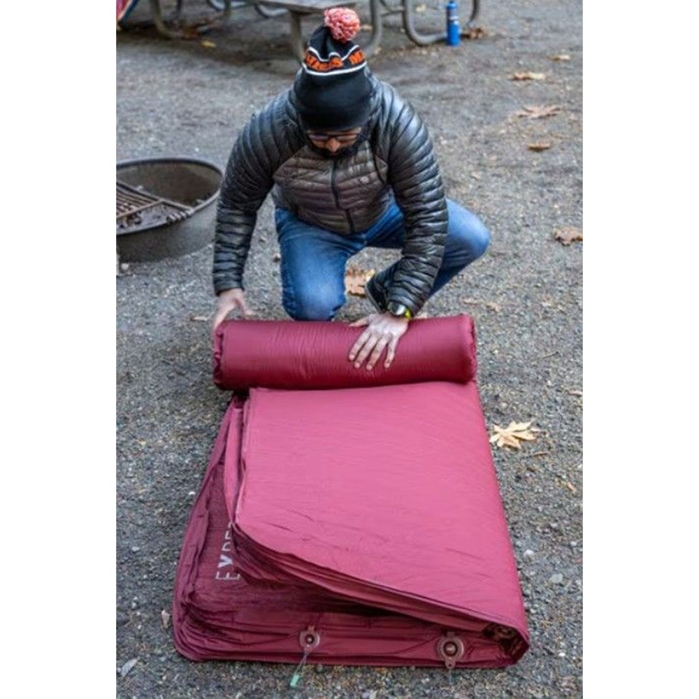 Exped MegaMat Duo LW+ Burgundy E7849143 slaapmatjes online bestellen bij Kathmandu Outdoor & Travel