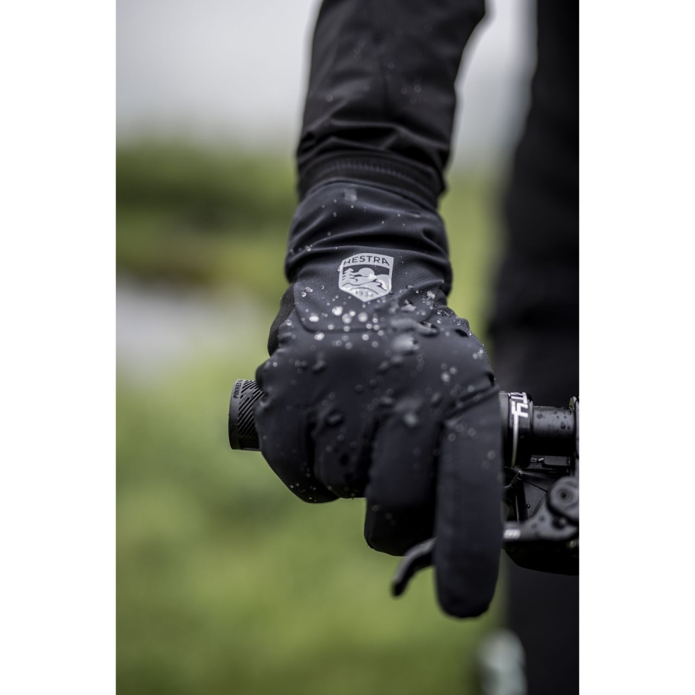 Hestra CZone Bike Mistral - 5  finger  Black 3001310-100 kleding accessoires online bestellen bij Kathmandu Outdoor & Travel