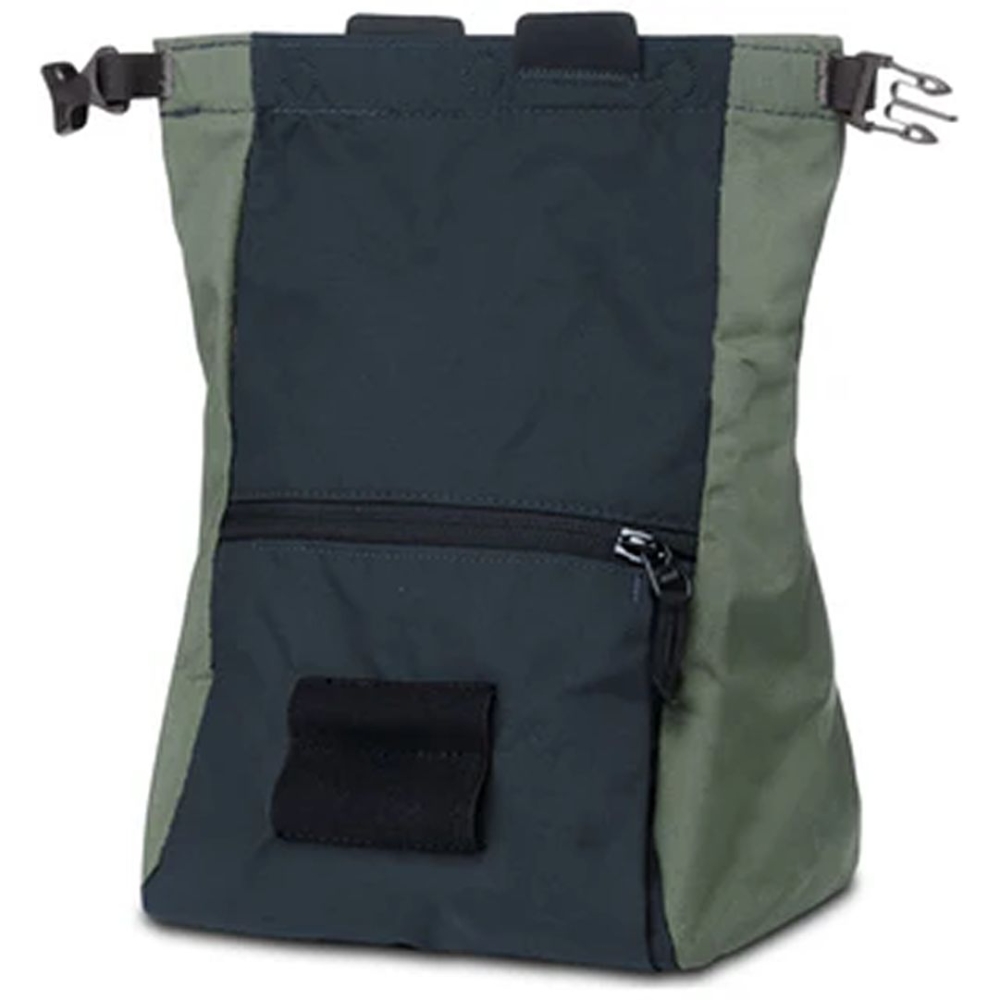 Black Diamond Mondo Chalk Pot Repo Green BD6301163033ALL1 pof, pofzakken en training online bestellen bij Kathmandu Outdoor & Travel