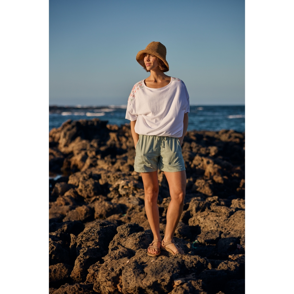 Sherpa Adventure Gear Palmo Short Women's Celery SW23058-830 broeken online bestellen bij Kathmandu Outdoor & Travel