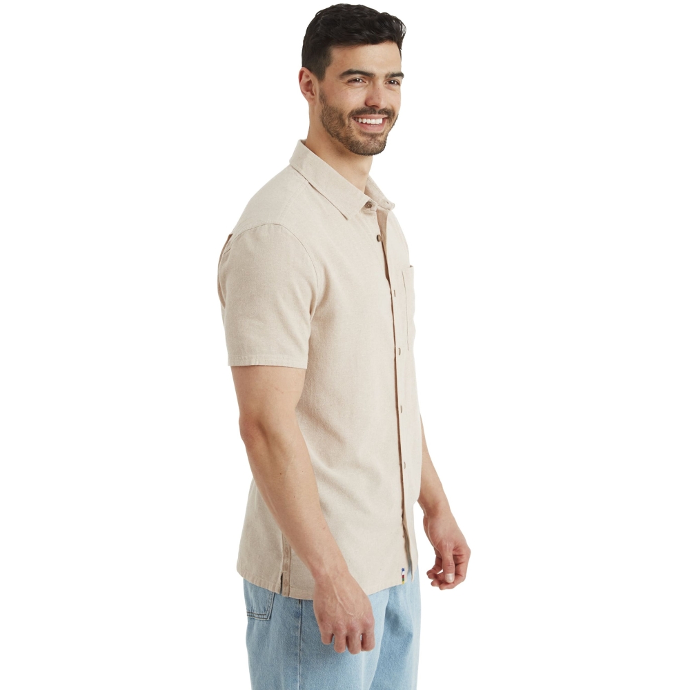 Sherpa Adventure Gear Daha SS Shirt Bardiya Sand SM11052-118 shirts en tops online bestellen bij Kathmandu Outdoor & Travel