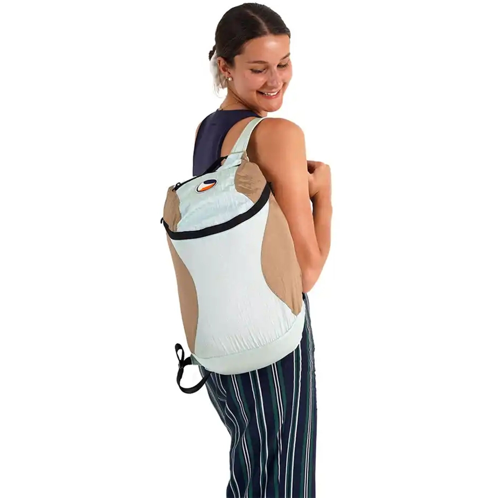 Ticket to the Moon Mini Backpack Mint / Ice Brown TMMBP7172 dagrugzakken online bestellen bij Kathmandu Outdoor & Travel