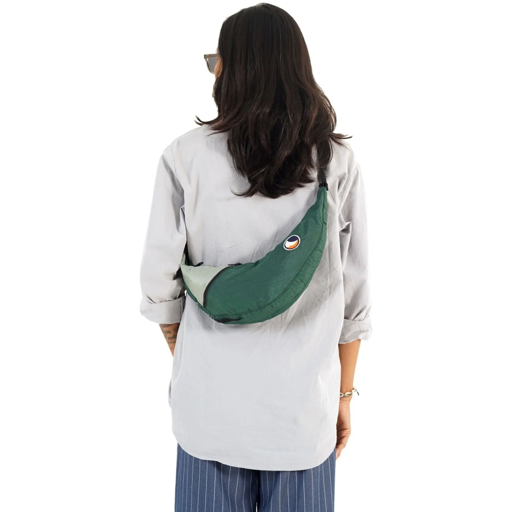 Ticket to the Moon Upcycled Sling Bag Recycled Dark Green / Jade Green TMSLBR0573 tassen online bestellen bij Kathmandu Outdoor & Travel