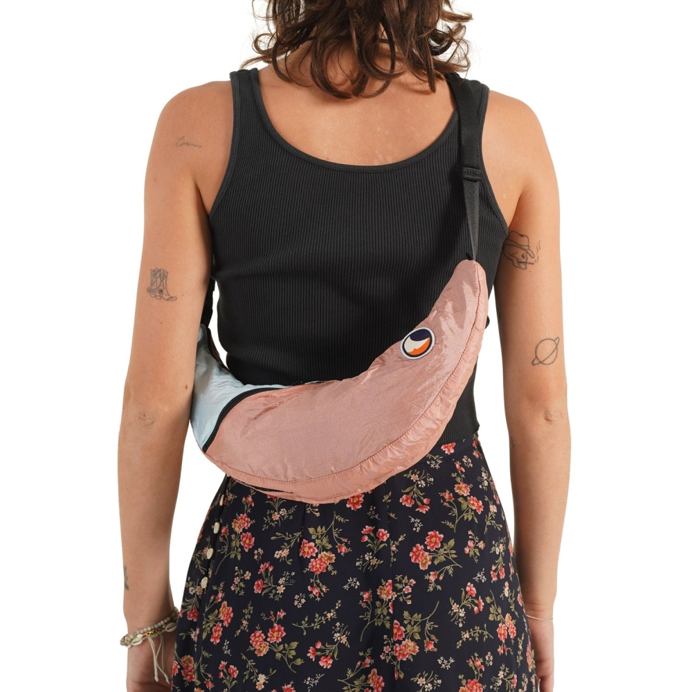 Ticket to the Moon Upcycled Sling Bag Peach / Cloud TMSLB7677 tassen online bestellen bij Kathmandu Outdoor & Travel