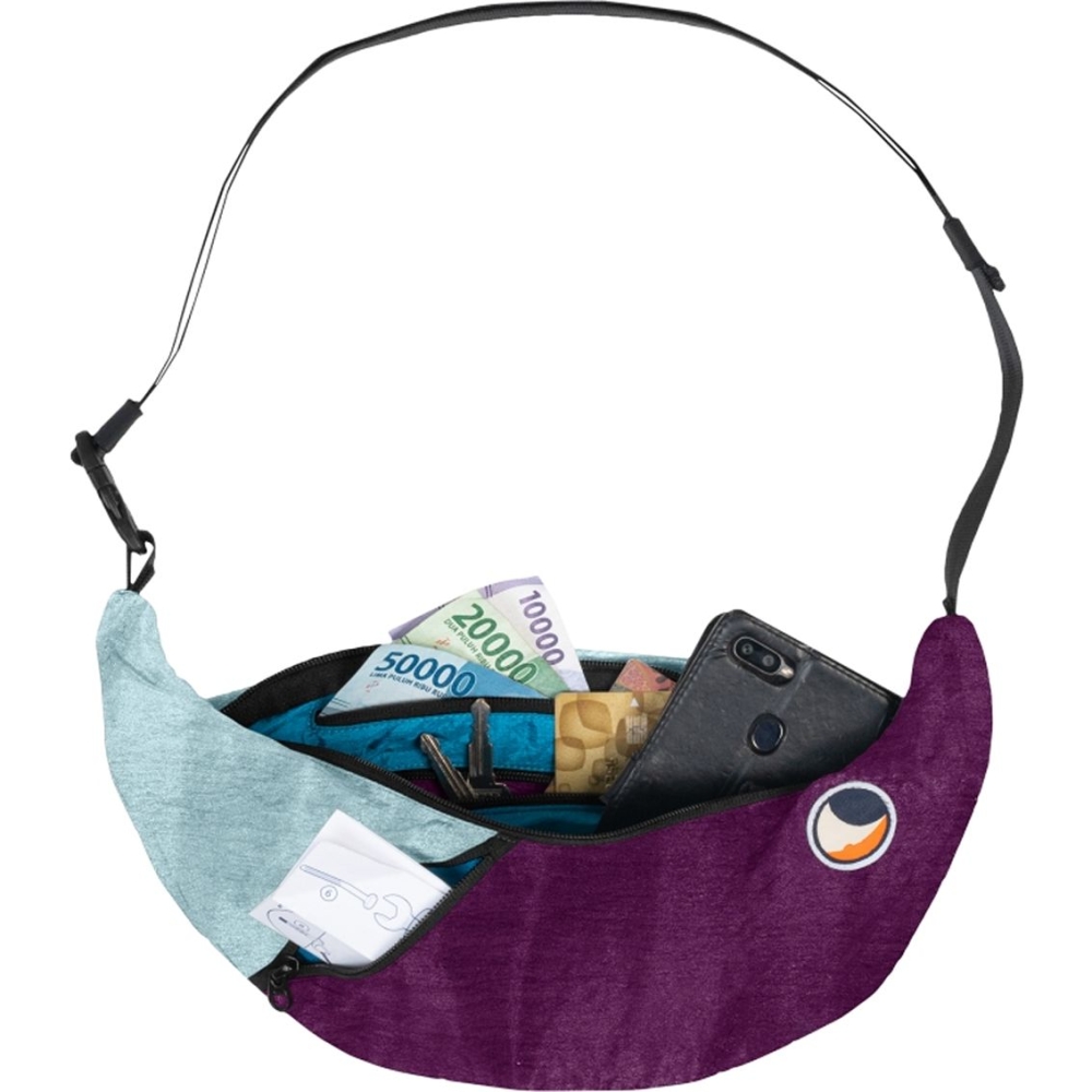Ticket to the Moon Upcycled Sling Bag Plum / Cloud TMSLB7877 tassen online bestellen bij Kathmandu Outdoor & Travel