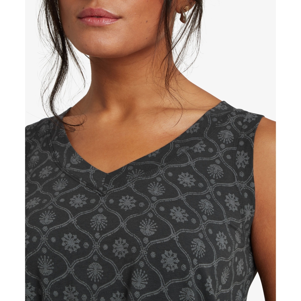 Sherpa Adventure Gear Neha V-Neck Tank Women's Black Sublime SW20013-136 shirts en tops online bestellen bij Kathmandu Outdoor & Travel