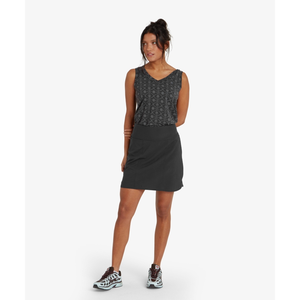 Sherpa Adventure Gear Neha V-Neck Tank Women's Black Sublime SW20013-136 shirts en tops online bestellen bij Kathmandu Outdoor & Travel